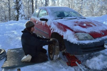 Alys rides and Pete fixes the car
